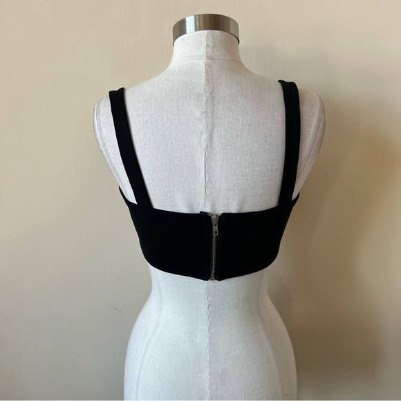 Signature8 crisscrossed strappy front zip back top 17618 - Picture 6 of 8